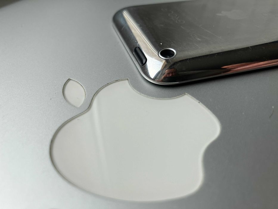 Apple iPod touch 4-gen / DAC Cirrus Logic \ Акумулятор 30 год. музики