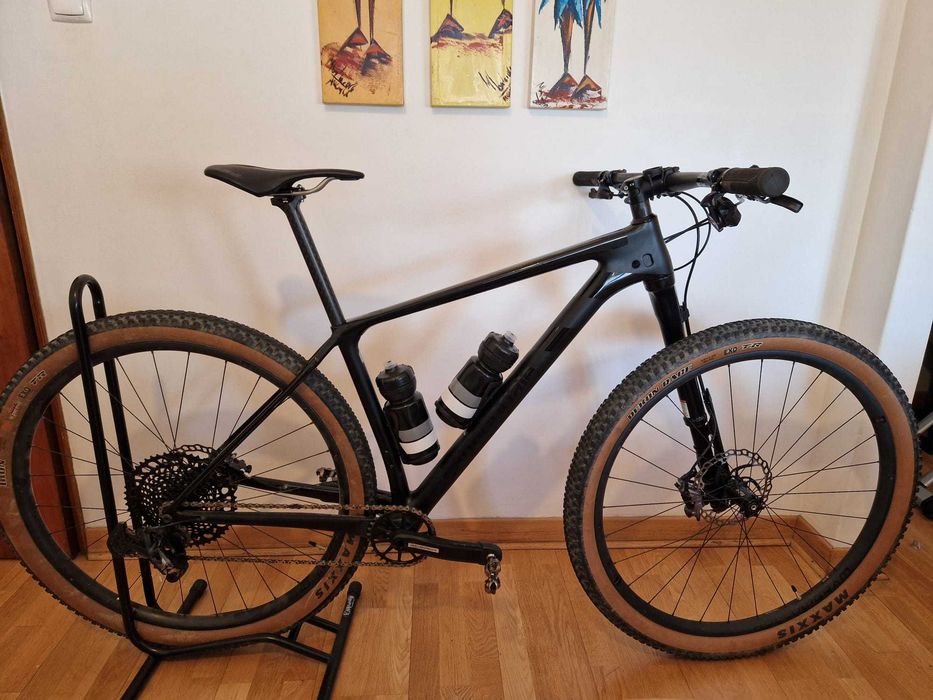 Cannondale F-SI Hi-Mod Carbon com Rodas Carbono - Carbono topo de gama da marca.