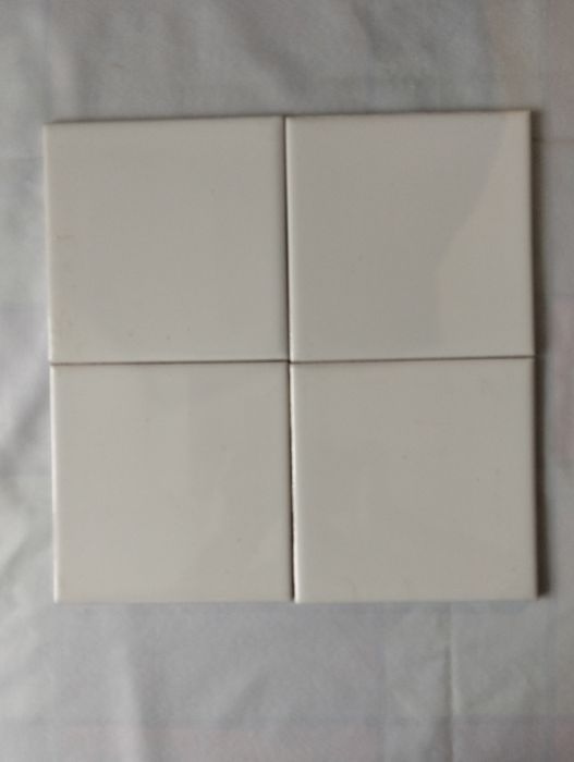 Плитка керамічна біла  15*15 см, нова, 1989р. вир-ва.