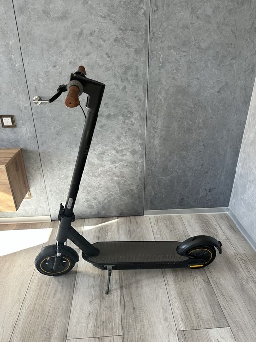 Електросамокат Ninebot G30 Max