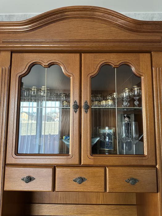 Продам дубовий сервант, стінка, вітрина