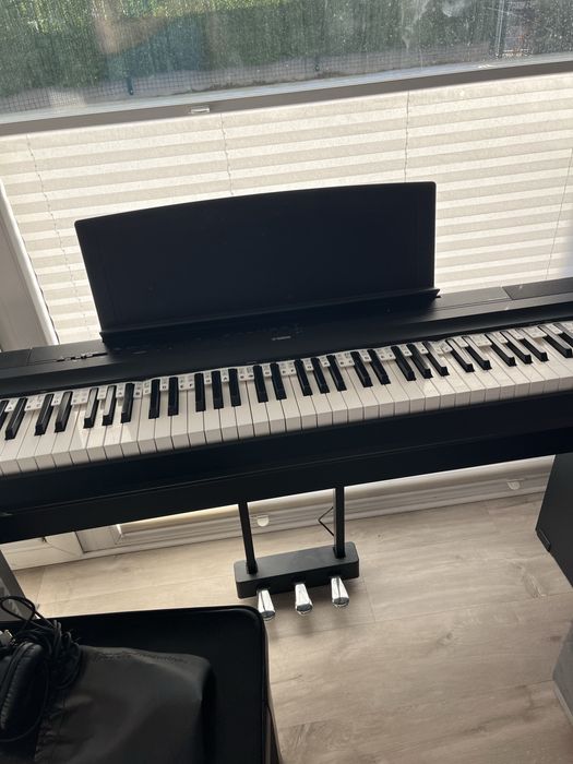 Pianino cyfrowe YAMAHA P -125B + statyw + ława + sluchawki