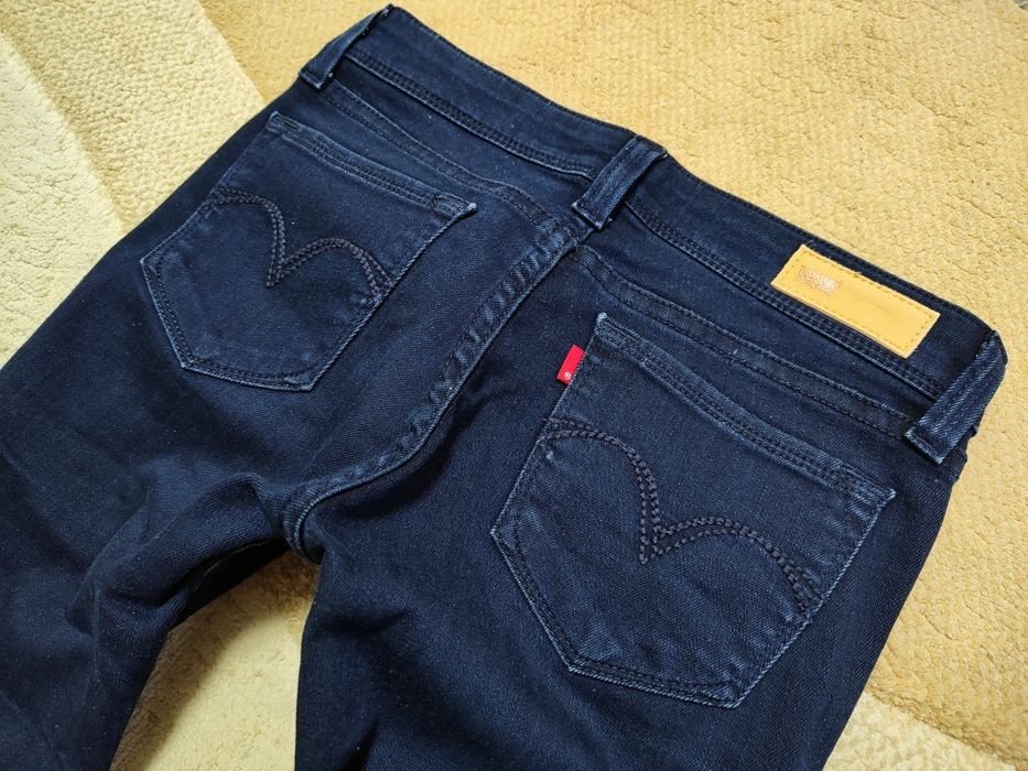 Levi's Demi Curve W27 L32 Granatowe Biodrówki Wąskie nogawki