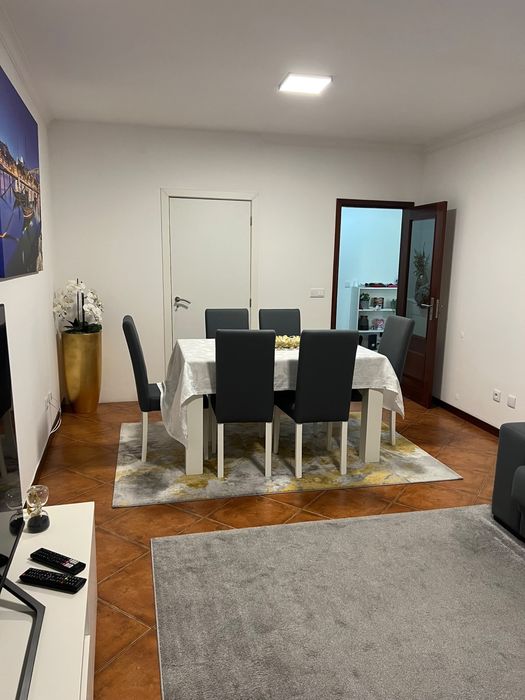 Apartamento T2+1 com varanda e vistas privilegiadas para o Tâmega e Douro