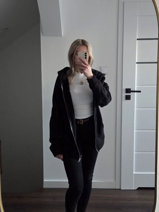 Czarna bluza rozpinana Outspire