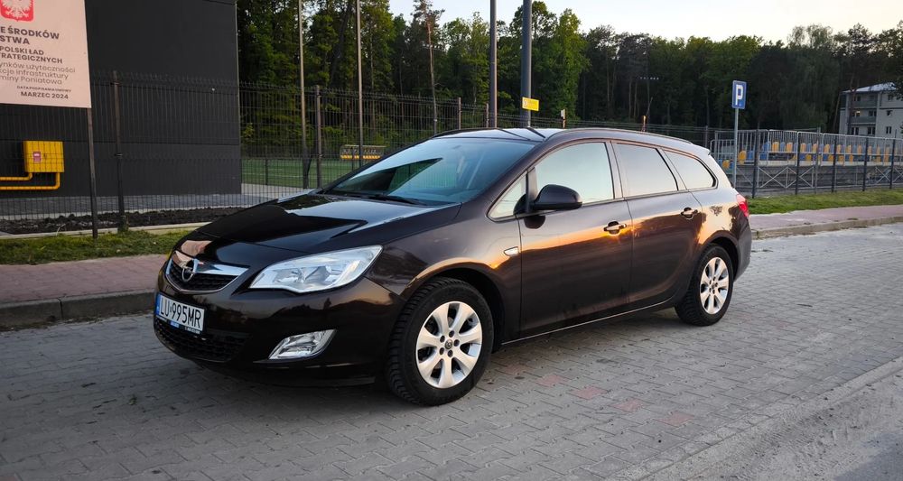 Opel Astra Opel Astra J Sports Tourer 1.4 Turbo (benzyna + LPG Zenit 2025)