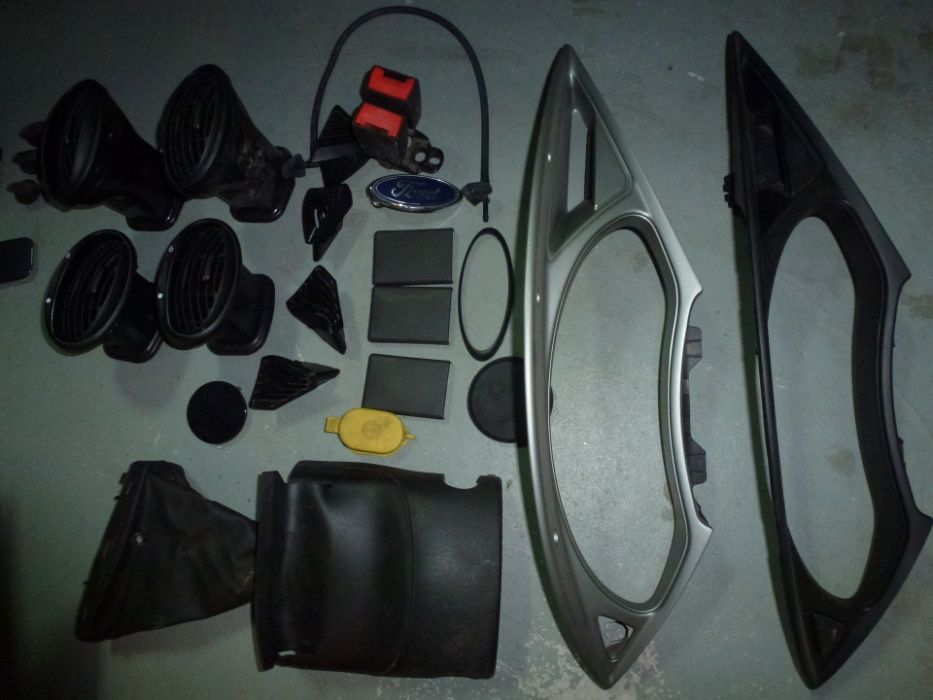 Diverso material interior, eletricidade, mecânica p/ Ford Focus 98-04