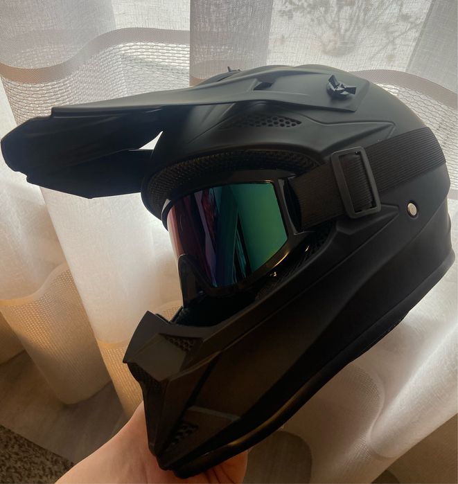 Мотошолом (крос/ендуро)