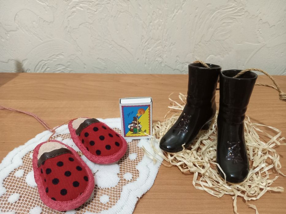 Комплект чоботи капці-підвіска сувенір