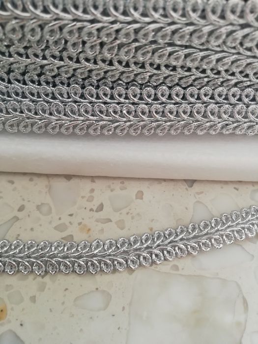 Pasmanteria nowa taśma ozdobna.