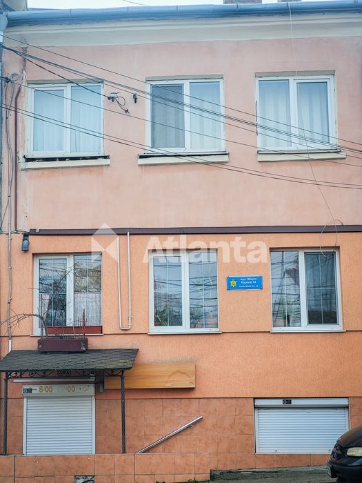 Багатоцільова комерція на Турецькій площі.