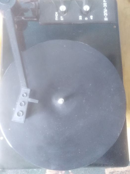 Проигрыватель 1984 года