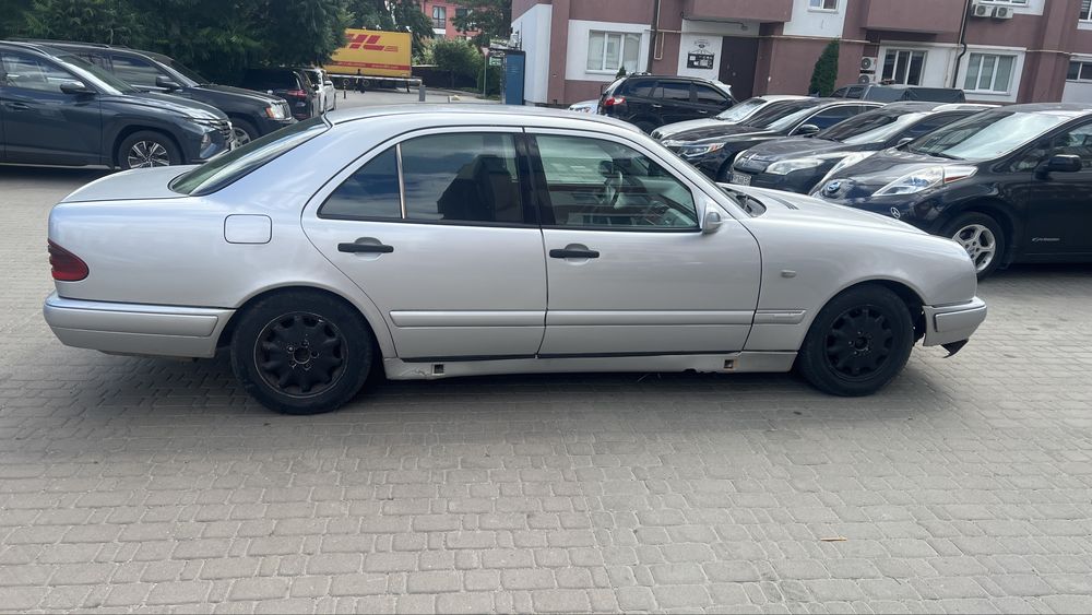 Продам терміново 210 2.2 ТДІ авто тіки з переоформленням