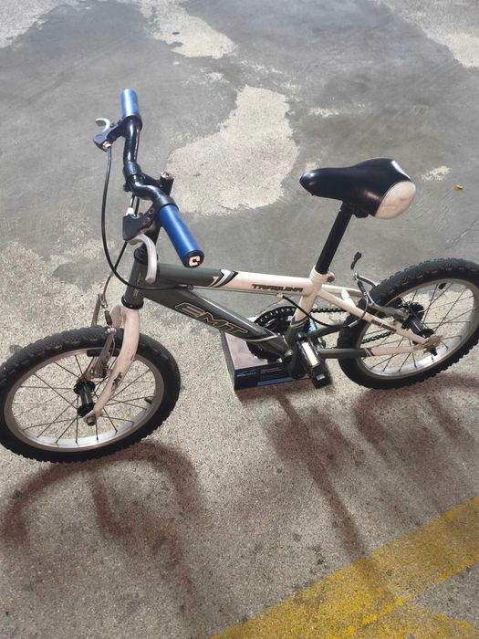 Bicicleta criança roda 16 marca EMT- excelente preço