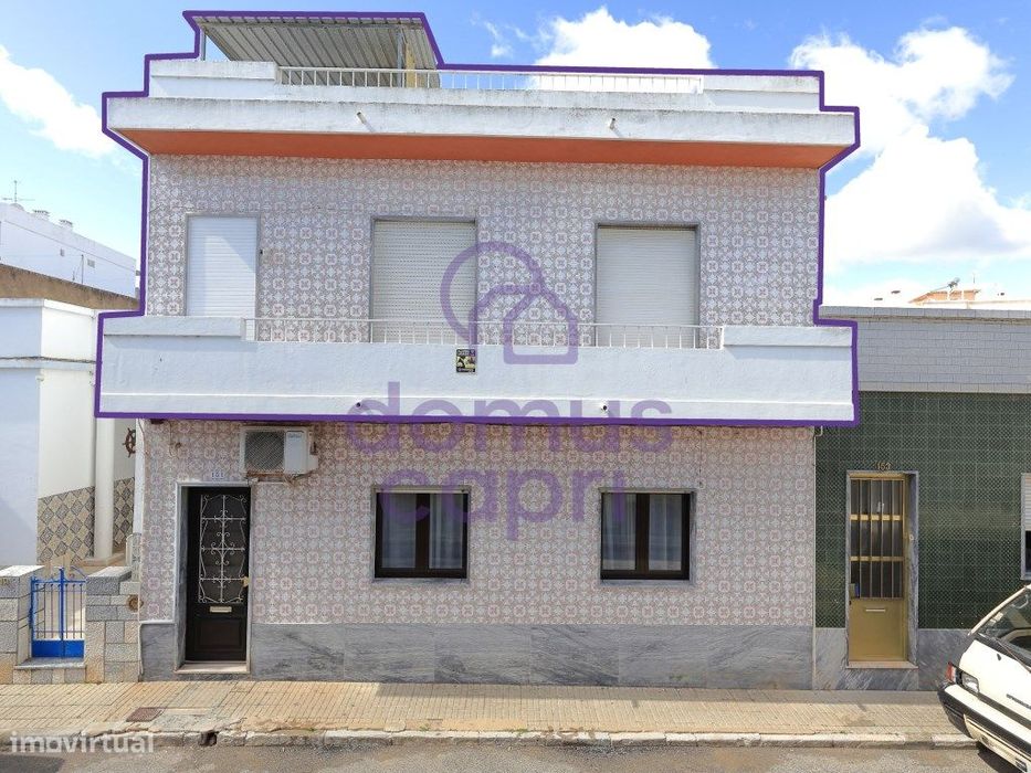 Apartamento T2+1 com Terraço Privativo em Fuzeta