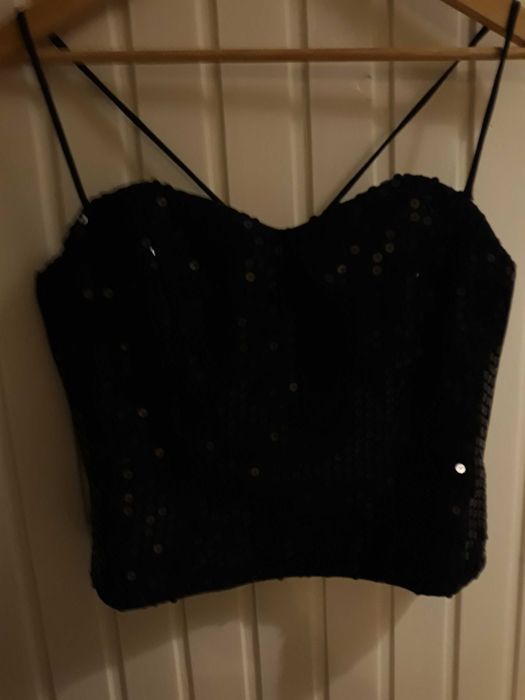 Piękny gorset z cekinami na fiszbinach