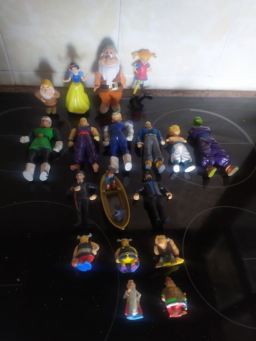 Figuras Marvel e DC comicsbo outras