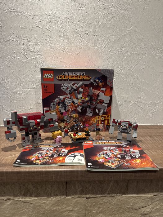 Dungeons Lego21163 LEGO Minecraft: The Redstone Battle (21163) For