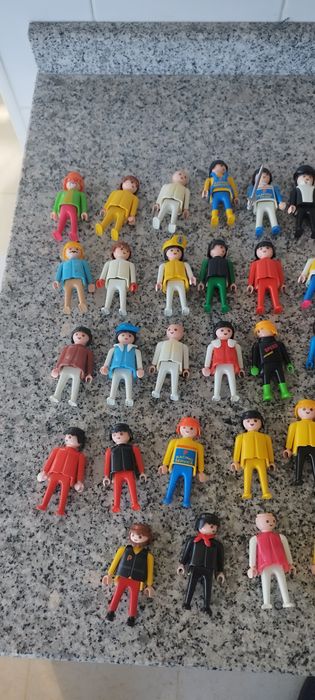 Lote Playmobil muitas figuras