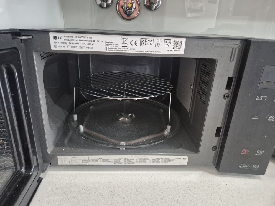 Micro-ondas LG NeoChef MH6535GDS (25 L - Com Grill - Preto)