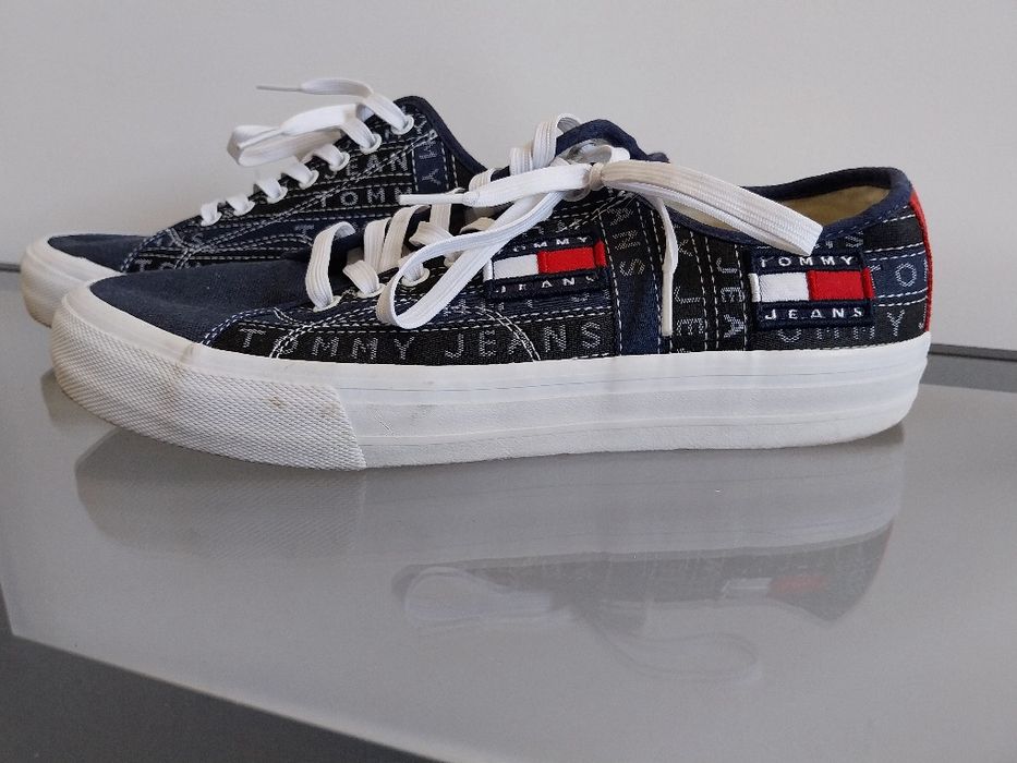 Trampling Tommy Hilfiger