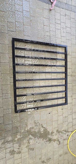 Секції металевої огорожі