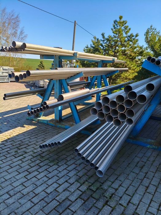 Blachy stalowe, rury, materiały hutnicze, podpory, podstawy