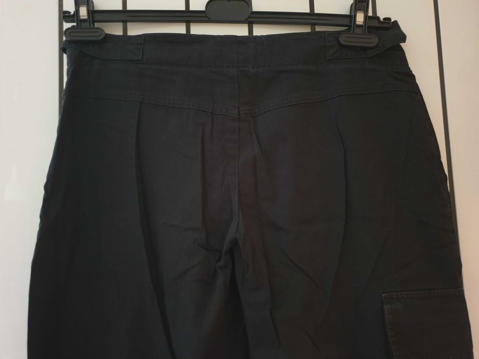 Czarne bawełniane bojówki InWear r. 40