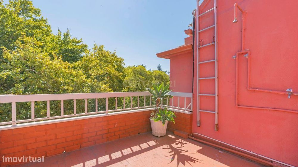 Moradia T5 à venda na Vila de Oeiras — Conforto, luminosidade e locali
