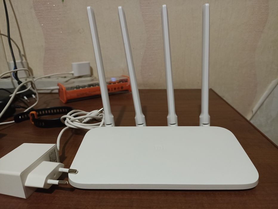Продам роутер Xiaomi 4A(Keenetic KN1710)!