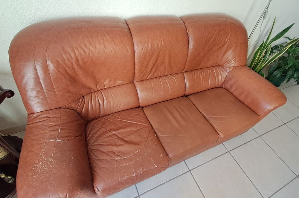 Conjunto de sofás em couro