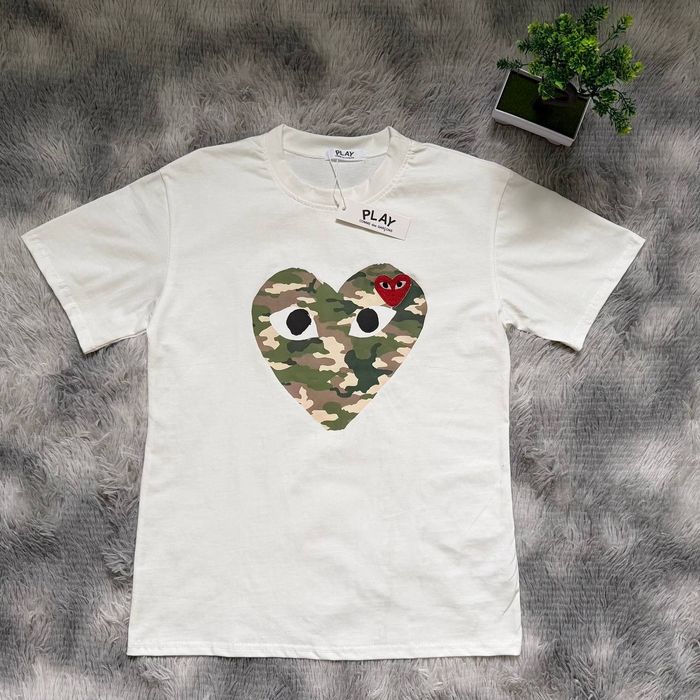Футболка Comme des Garcons Play Logo унисекс плей с сердцем