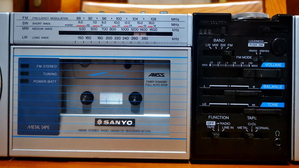 Vendo Rádio Sanyo Boombox M 7755L (Anos 80)