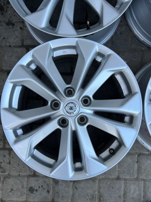 Felgi 17 5x114.3 Nissan Qashqai Juke X-Trail NV300 Dacia Duster Kadjar