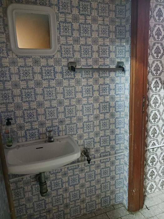 Arrenda Armazém com 220m² com escritório