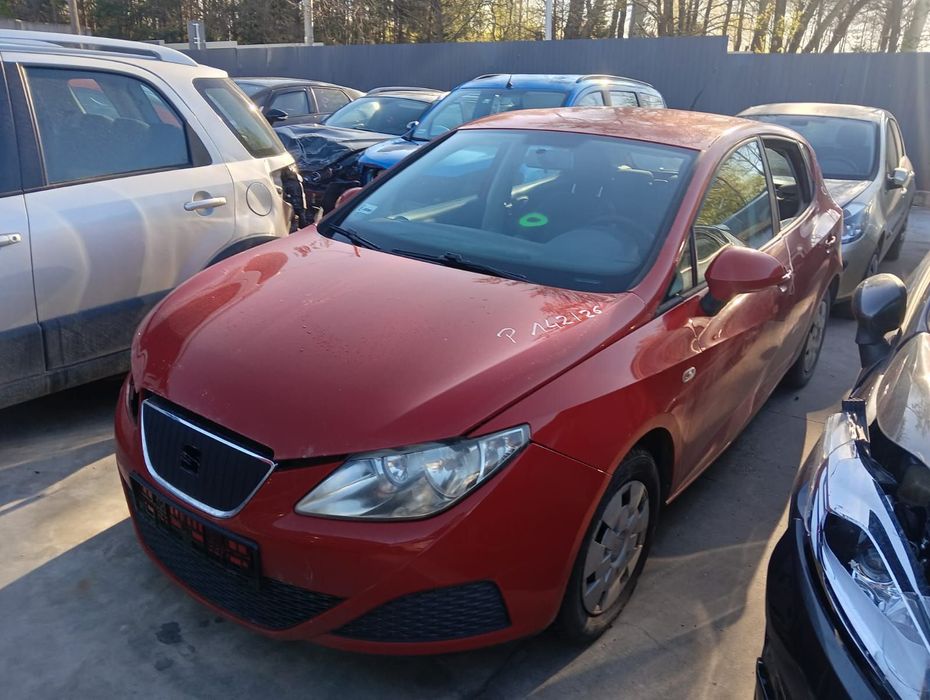 Lusterko (Lampa, Błotnik, Zderzaki, Drzwi, Klapa,  Seat Ibiza 1.4 Diesel 80 Km 2009 R Gen. 4
