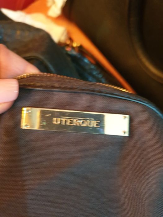 Mala preta com muita classe, pele verdadeira