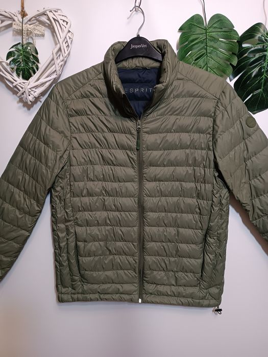 Брендова куртка  Esprit.  Р 48 . Пух-перо