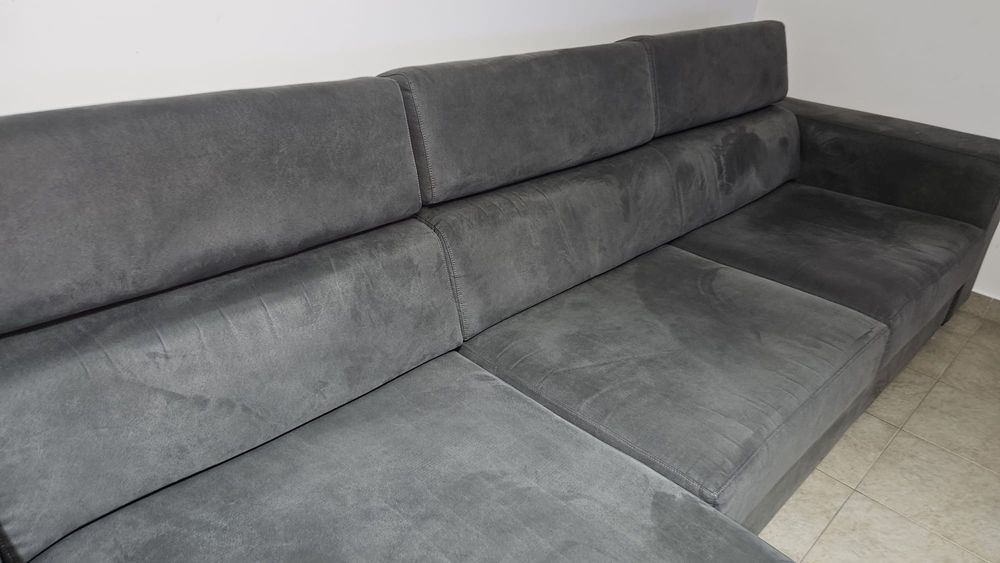 Sofá com chaise longue