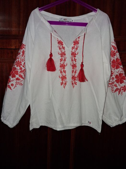 Вишиванка дівчинці