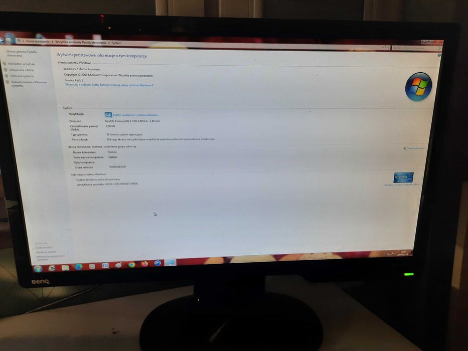 Komputer stacjonarny i monitor