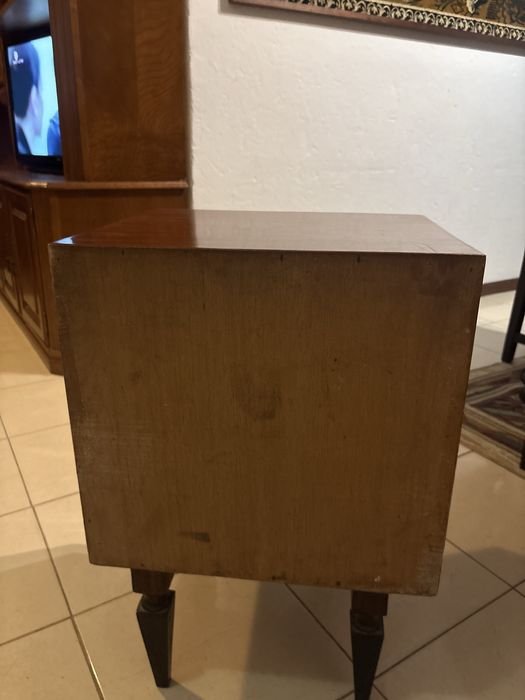 Mesa de cabeceira