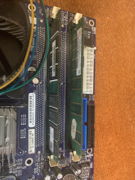 Набір материнська плата оперативна памʼять та процессор з куллером