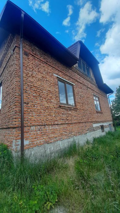 Продається будинок з мансардою 180м² .