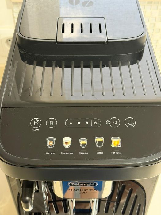 Máquina Café Delonghi Magnifica EVO