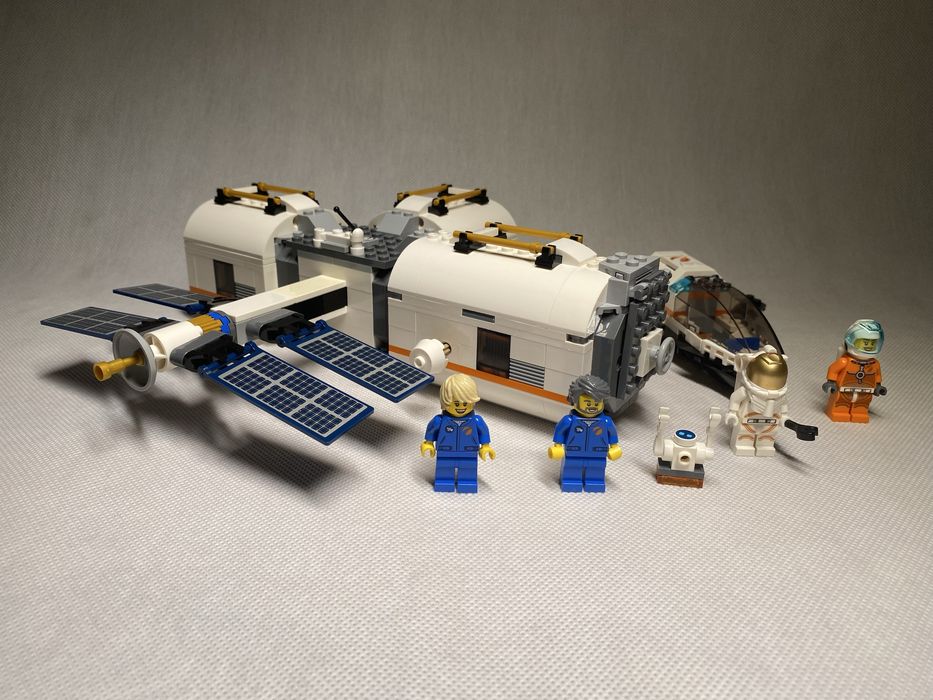 Lego 60227 - Lunar Space Station