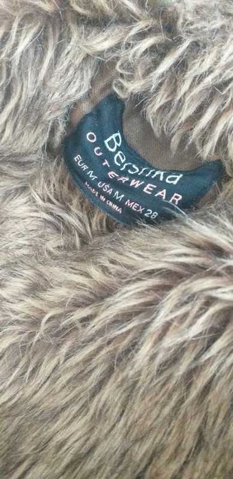 ocieplana kurtka zimowa parka z futrem Bershka