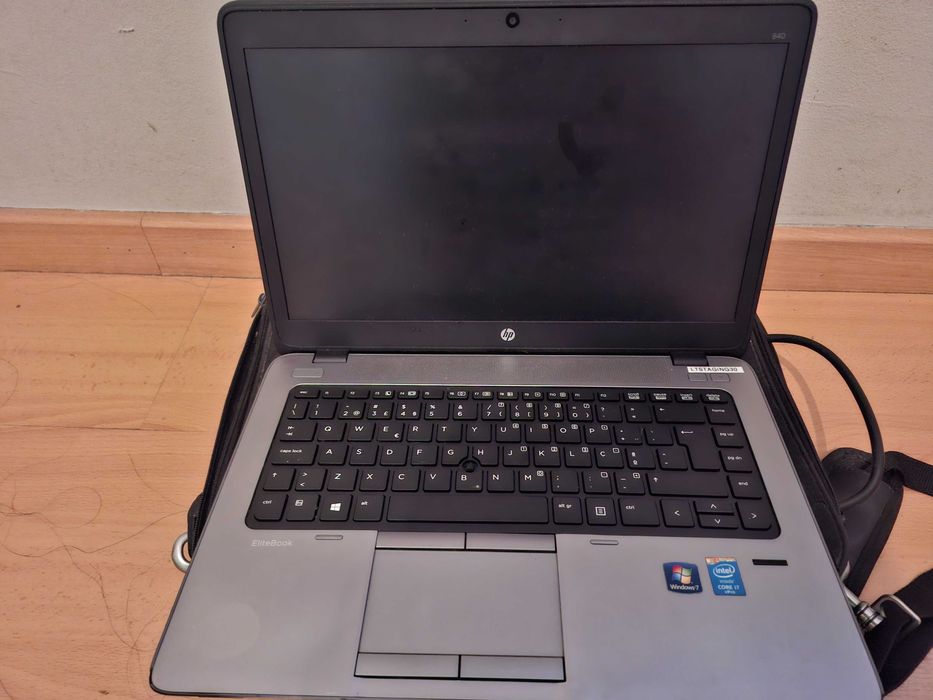 Computador HP com carregador