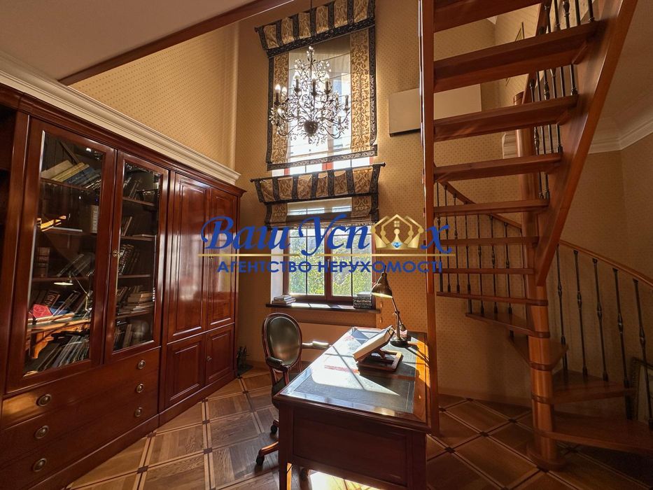 Продажа дома в центре Киева  ул. Зверинецкая, Печерск, Киев.