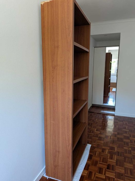 Estante de Livros em Madeira Maciça - Cor cerejeira - Robusta e elegante